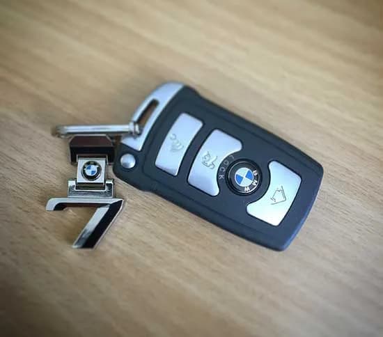 Jak naładować kluczyk BMW E90 i uniknąć problemów z baterią Jak naładować kluczyk BMW E90 i uniknąć problemów z baterią