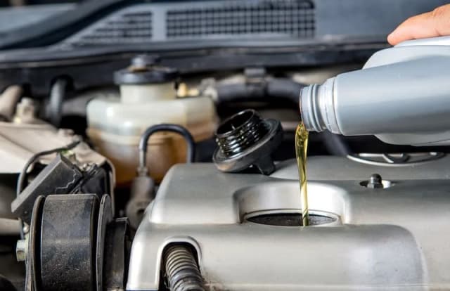 Ile kosztuje wymiana oleju u mechanika? Sprawdź, jak uniknąć przepłacania! Ile kosztuje wymiana oleju u mechanika? Sprawdź, jak uniknąć przepłacania!
