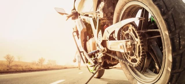 Czy motocyklem można jeździć po autostradzie? Sprawdź przepisy i bezpieczeństwo Czy motocyklem można jeździć po autostradzie? Sprawdź przepisy i bezpieczeństwo