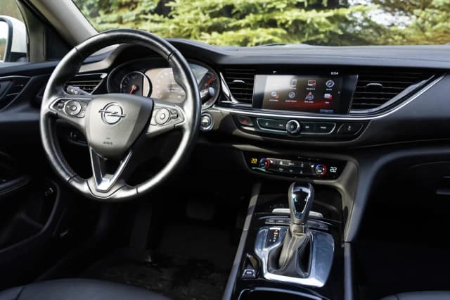 Opel Insignia jaki silnik wybrać: porównanie, wydajność i niezawodność Opel Insignia jaki silnik wybrać: porównanie, wydajność i niezawodność